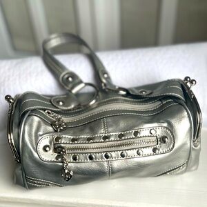 **For Sale: ❤️ Preloved Kathy Van Zeeland Purse with Key Ring ❤️**Kisslock